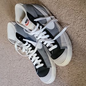 Nike shoes , black white grey, high top, suede , good condition